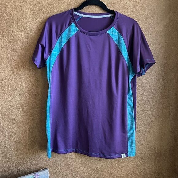 Run Disney Top   - Picture 2 of 5